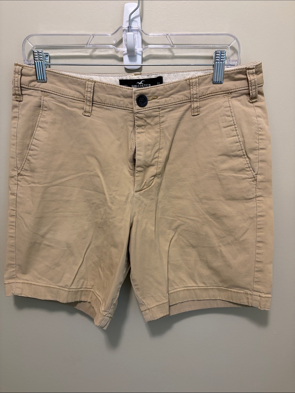 Hollister Men's Beige Flat Front Chino Shorts